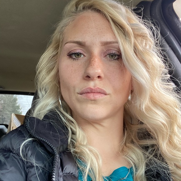 Meet your Posher, Ashley - Picture 1 of 1